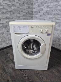 Стиральная машина Indesit WISL 82 Стиральная машина Indesit WISL 82